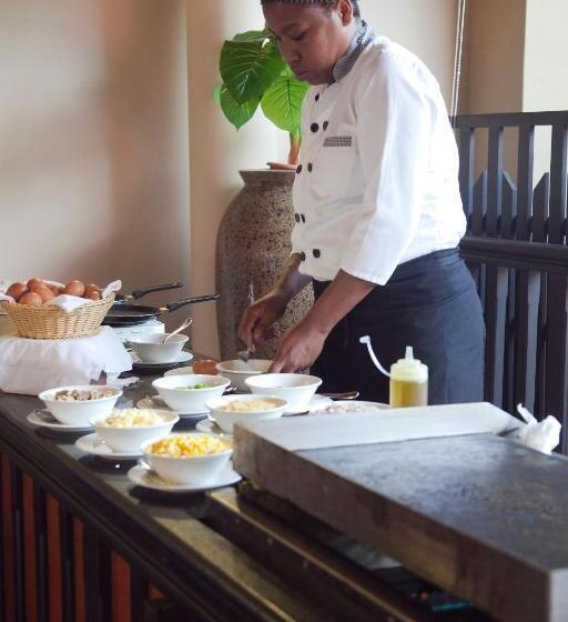 Oasis Hotel Restaurant & Spa