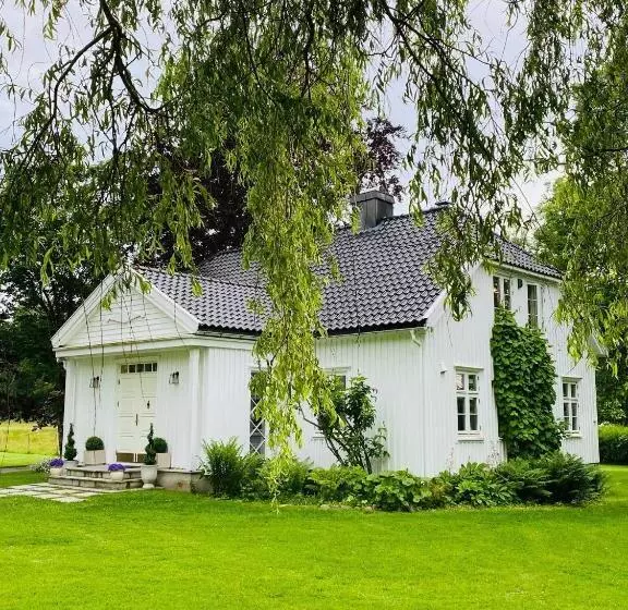 Engø Gård Hotel & Restaurant