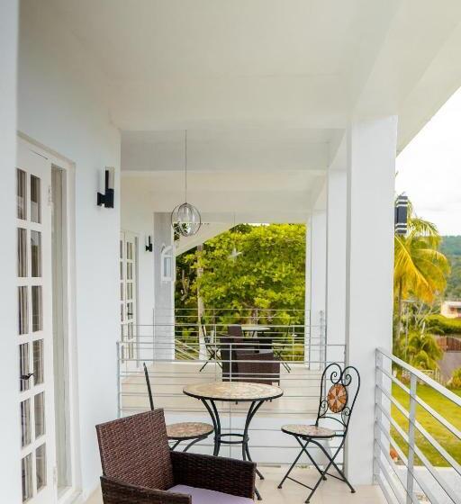 هتل Lavender Moon Villas