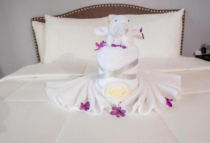 هتل Lavender Moon Villas