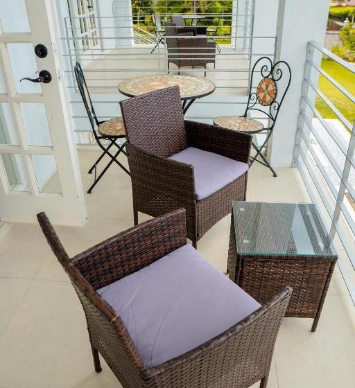 هتل Lavender Moon Villas