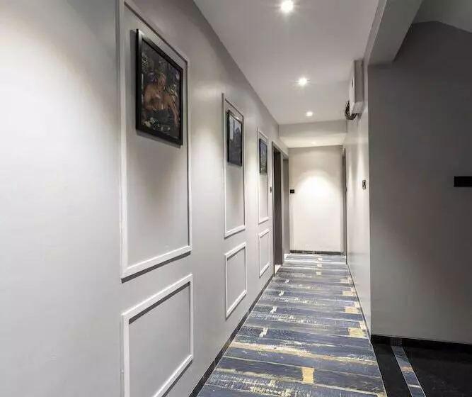 Fabhotel Prime Opulence