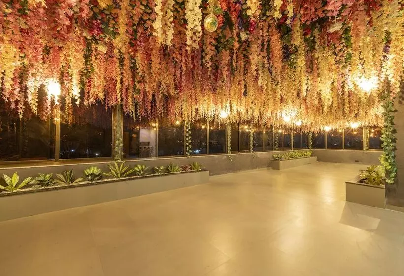Fabhotel Prime Opulence