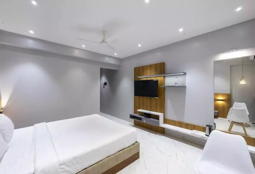 Fabhotel Prime Opulence