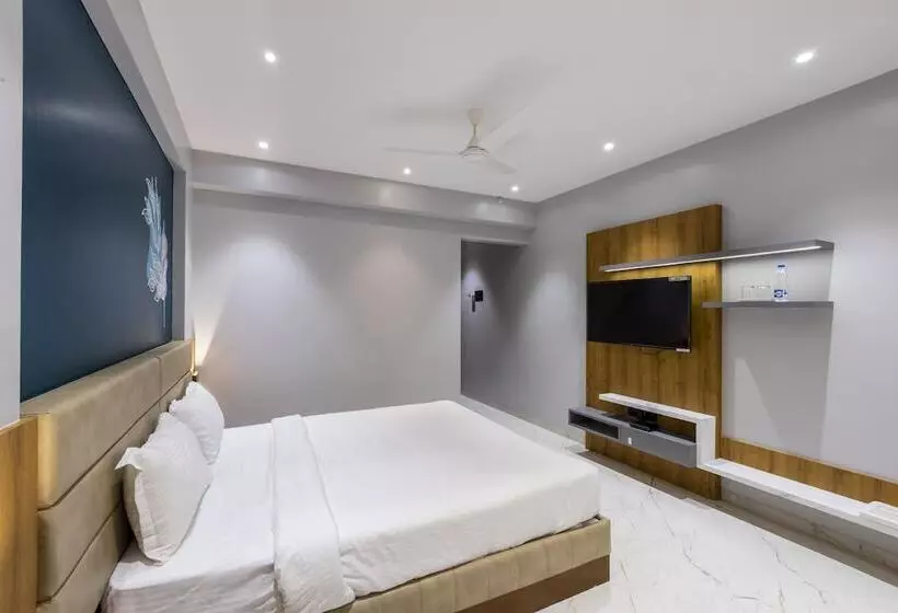 Fabhotel Prime Opulence