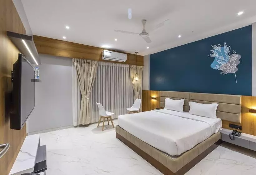 Fabhotel Prime Opulence