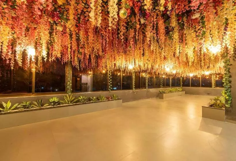 Fabhotel Prime Opulence