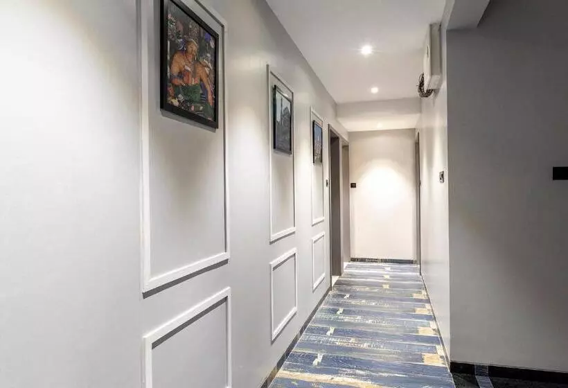 Fabhotel Prime Opulence
