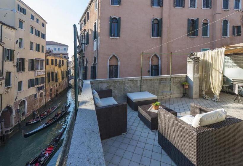 پانسیون Tre Sestieri Terrace   Canal View 2024