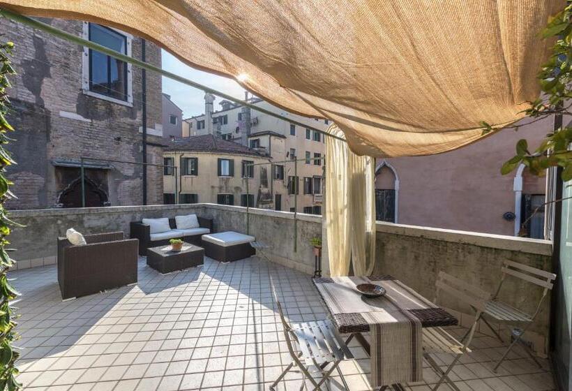 پانسیون Tre Sestieri Terrace   Canal View 2024