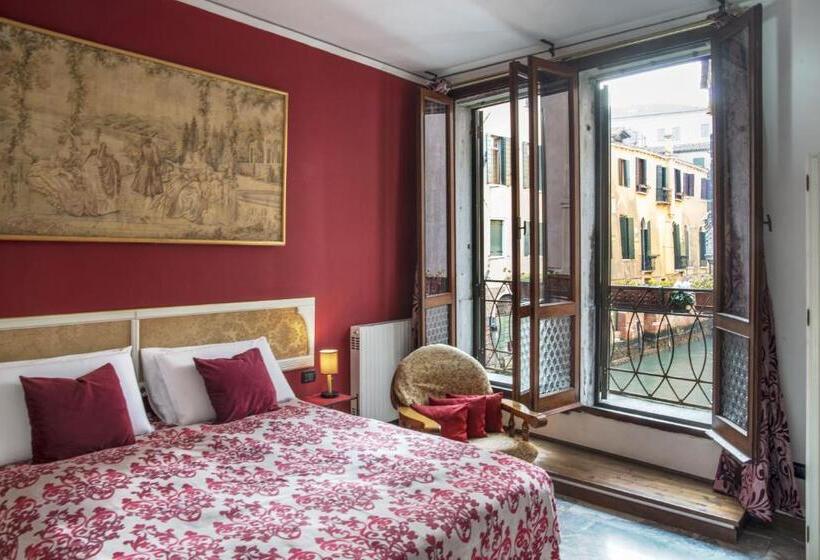 پانسیون Tre Sestieri Terrace   Canal View 2024