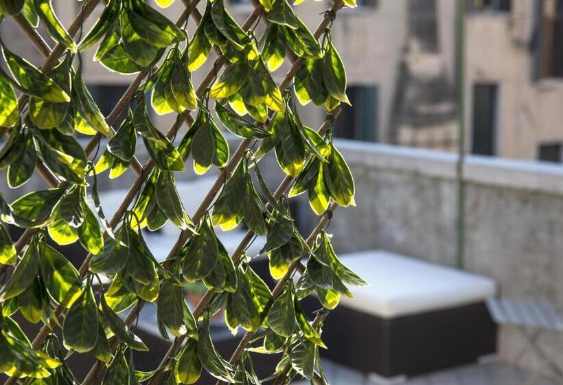 پانسیون Tre Sestieri Terrace   Canal View 2024