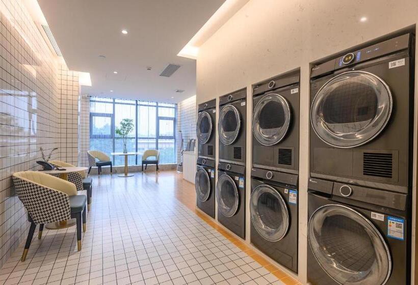 Atour Hotel Dongguan Songhan Lake