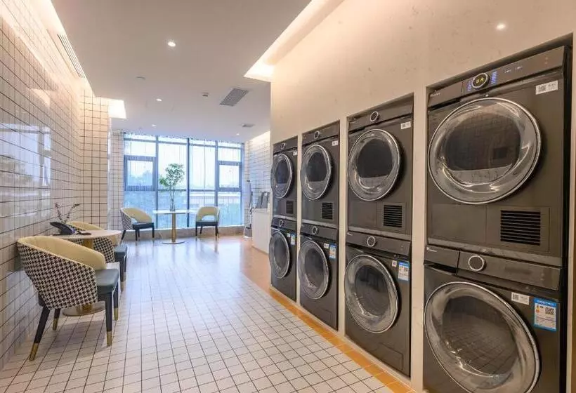 Atour Hotel Dongguan Songhan Lake