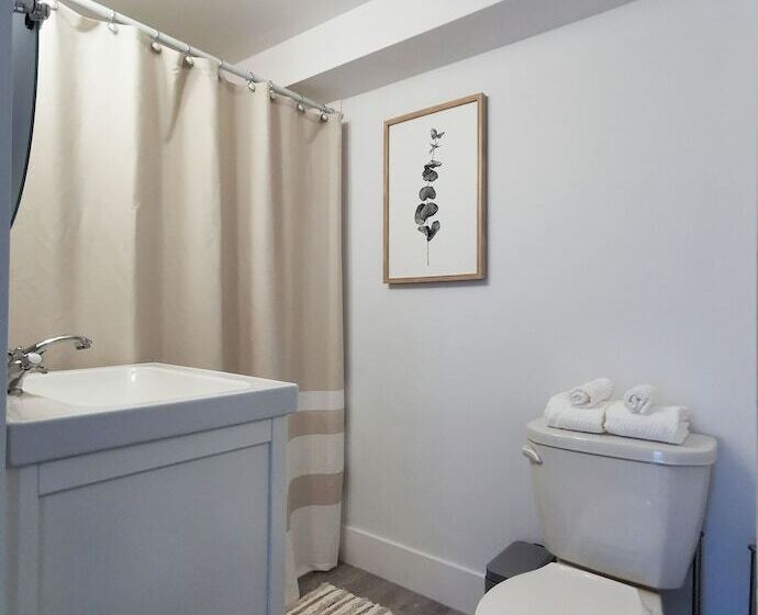 Cameo Hotel And Suites