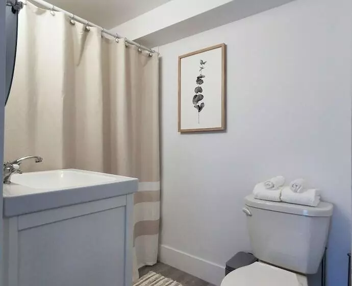 Cameo Hotel And Suites