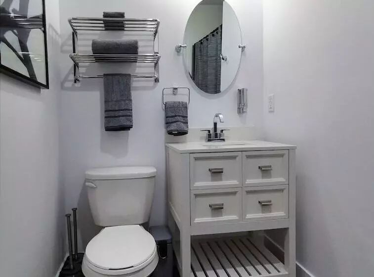 Cameo Hotel And Suites