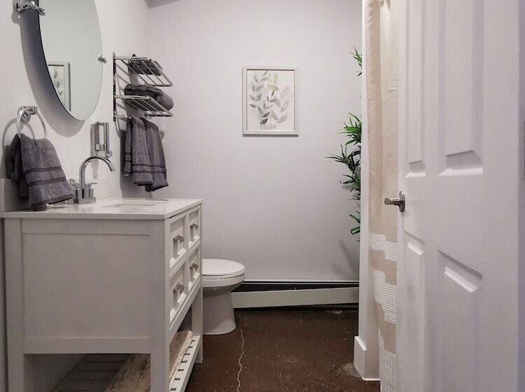 Cameo Hotel And Suites