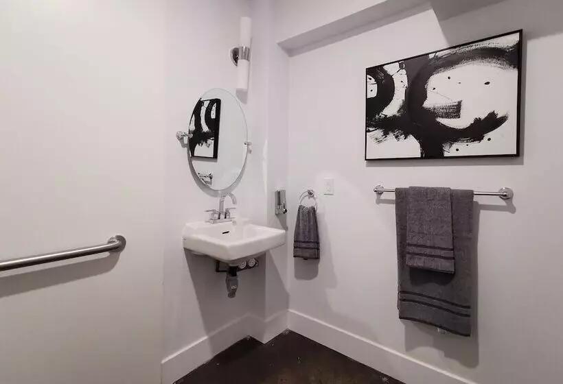 Cameo Hotel And Suites