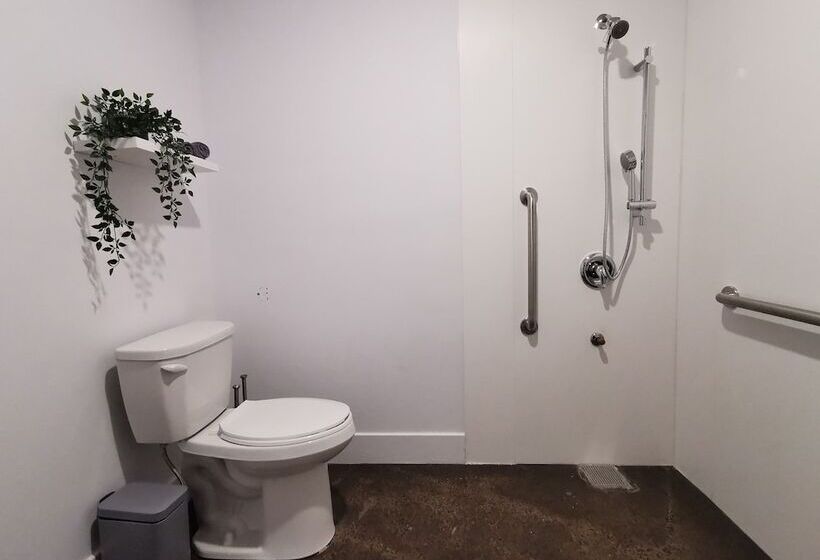 Cameo Hotel And Suites