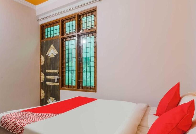 בית מלון כפרי Oyo Flagship Easy Homes