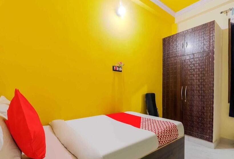 בית מלון כפרי Oyo Flagship Easy Homes