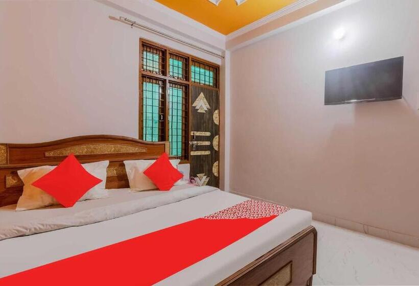 בית מלון כפרי Oyo Flagship Easy Homes