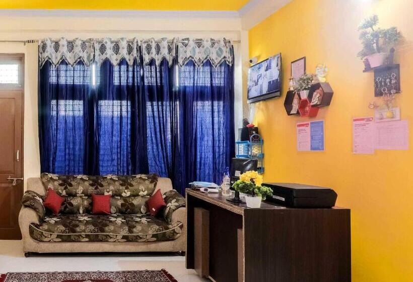 בית מלון כפרי Oyo Flagship Easy Homes