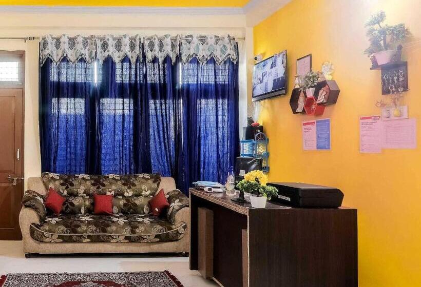 בית מלון כפרי Oyo Flagship Easy Homes