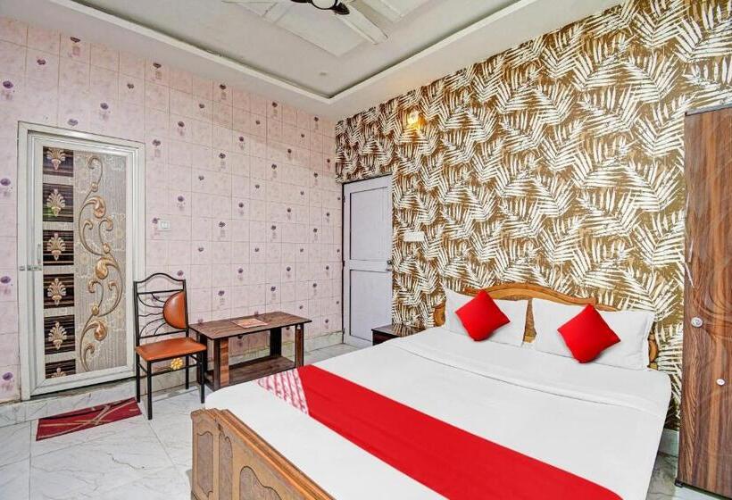 Отель Collection O Hindustan Vila