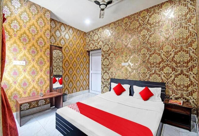 Отель Collection O Hindustan Vila