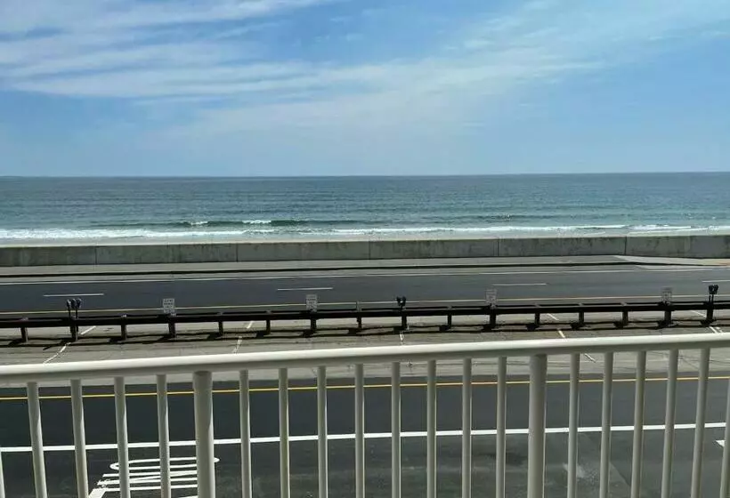 Oc North Beach Ocean Front Condo With Spectacular Views