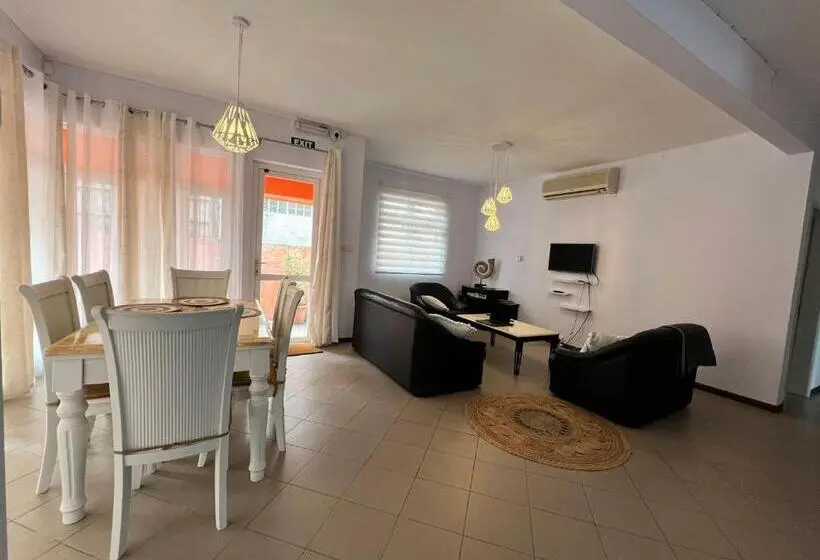 پانسیون Eden Villa