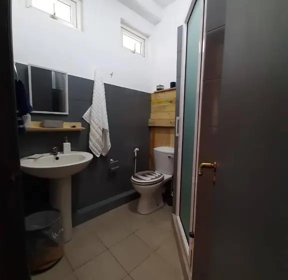 پانسیون Eden Villa