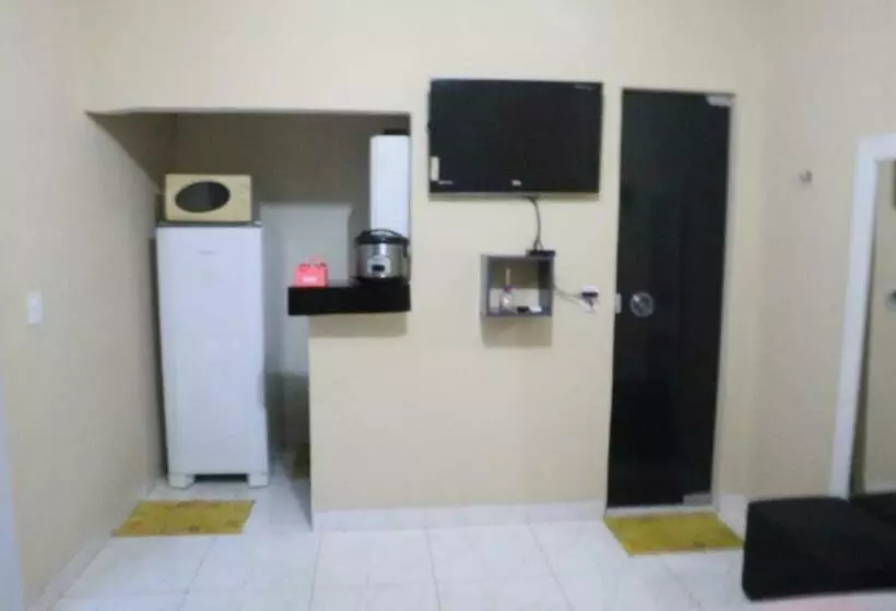 ペンション Capim De Ouro Quartos Mobiliados A Minutos Do Aeroporto