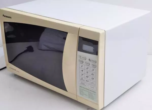 ペンション Capim De Ouro Quartos Mobiliados A Minutos Do Aeroporto