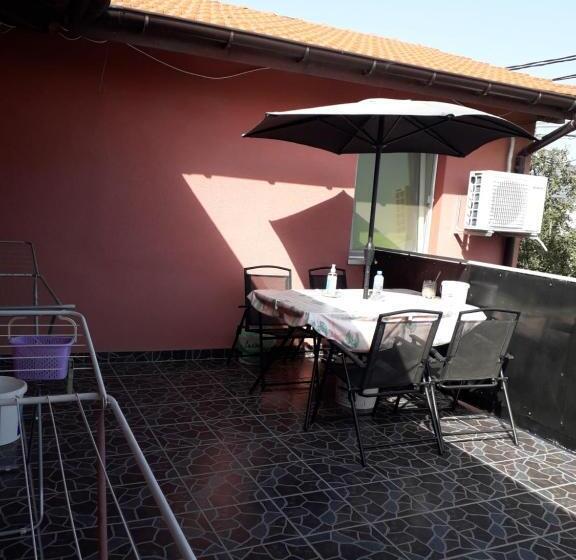 پانسیون Vila Roz