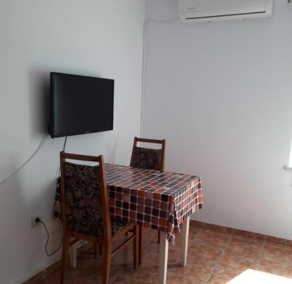 پانسیون Vila Roz