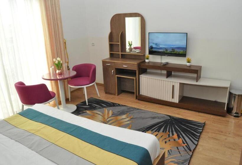 هتل Hôtel Sky Blue Mada