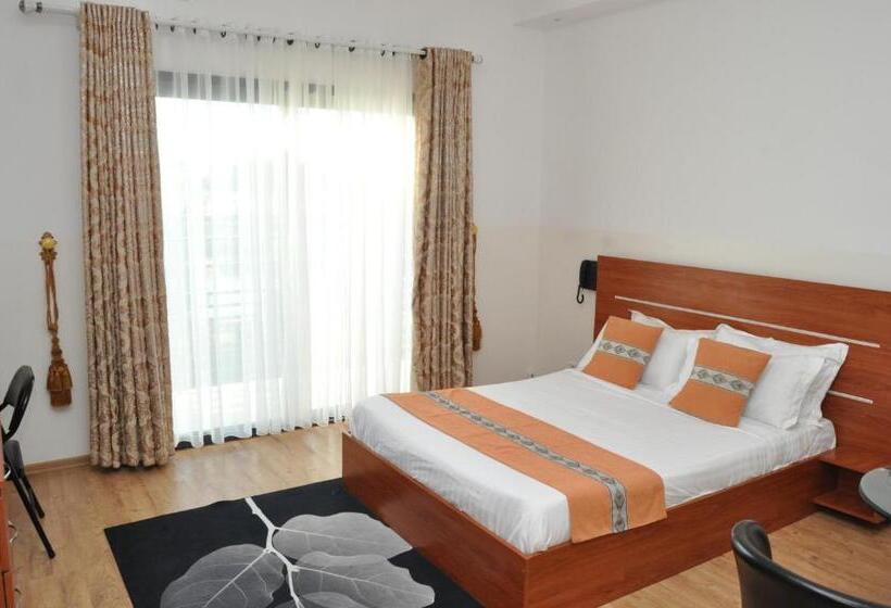 هتل Hôtel Sky Blue Mada