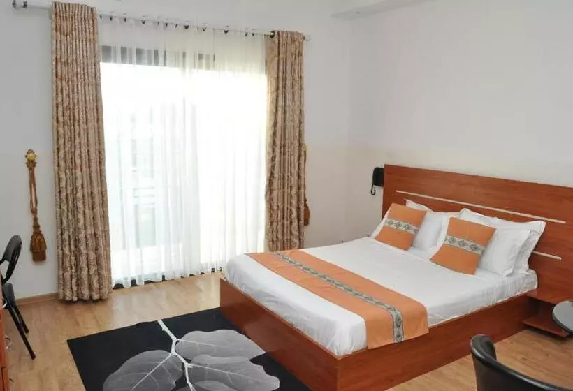 هتل Hôtel Sky Blue Mada