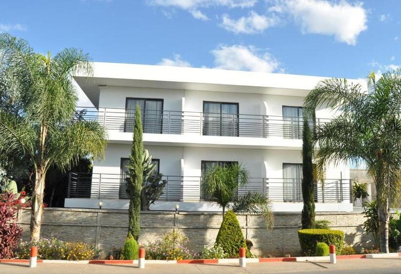 هتل Hôtel Sky Blue Mada