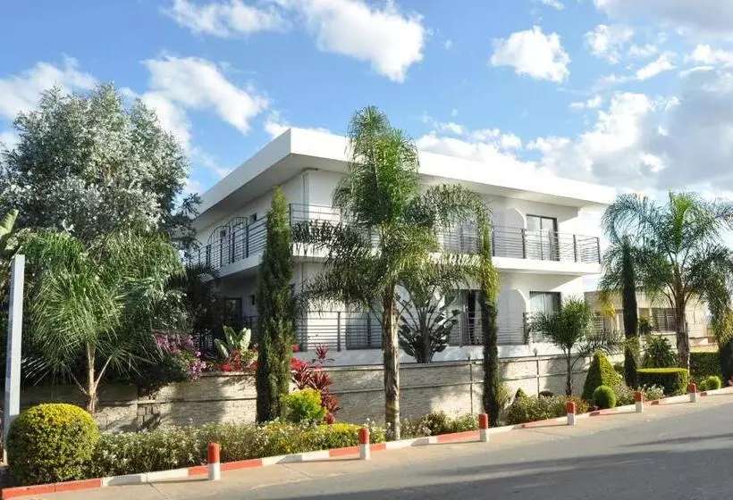 هتل Hôtel Sky Blue Mada