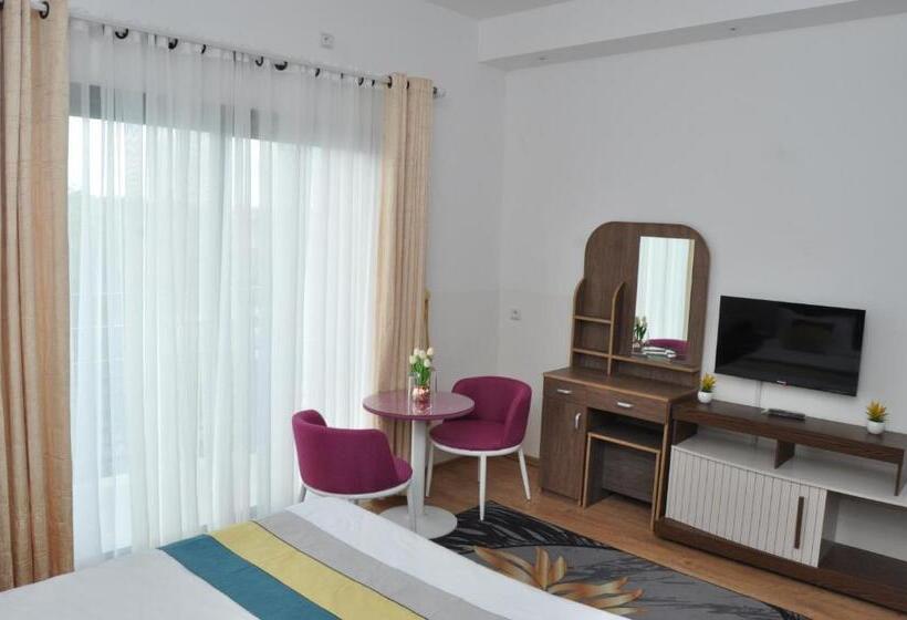 هتل Hôtel Sky Blue Mada