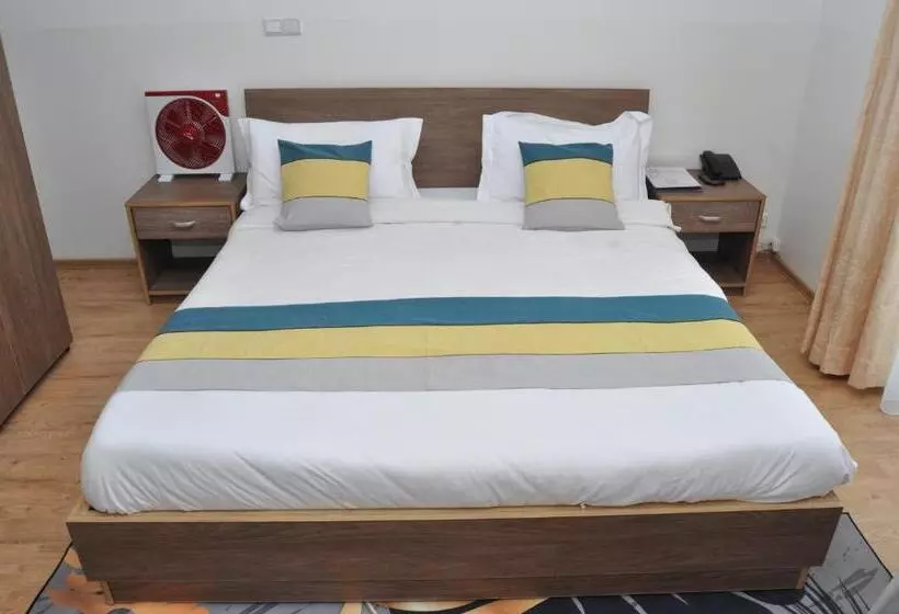 هتل Hôtel Sky Blue Mada
