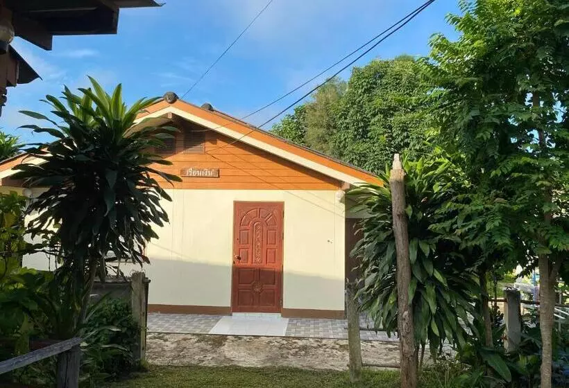 Majatalo Baanpak Chomdoi