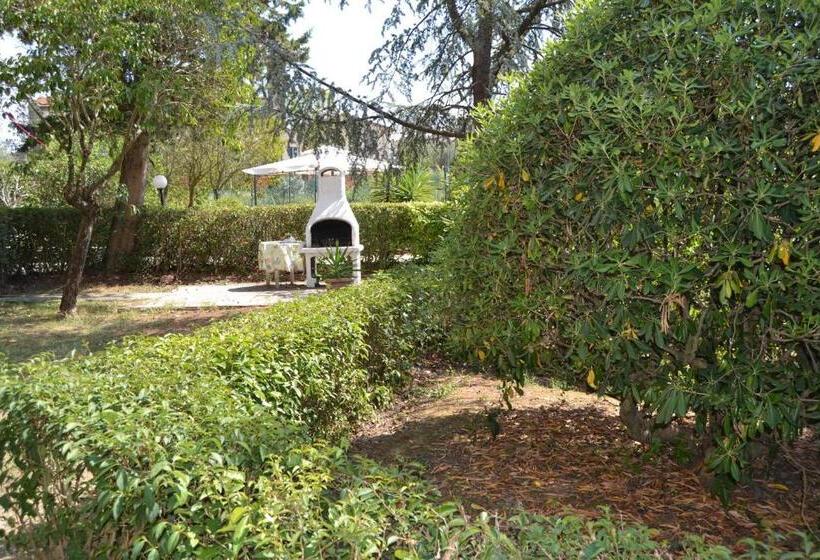 Appartamento Con Piscina E Tennis