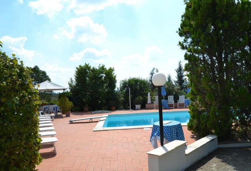 Appartamento Con Piscina E Tennis