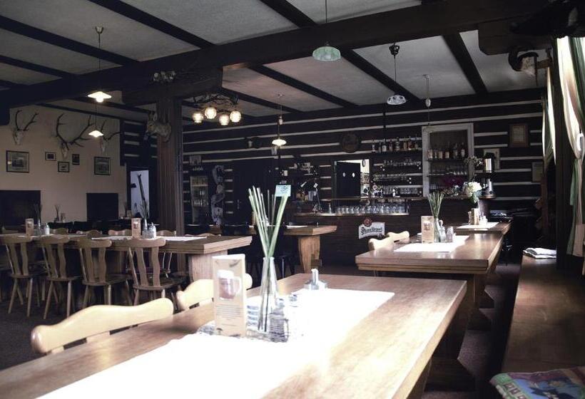 بنسيون Penzion A Restaurace Sokolí Boudy