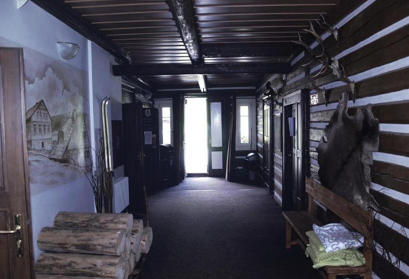 بنسيون Penzion A Restaurace Sokolí Boudy